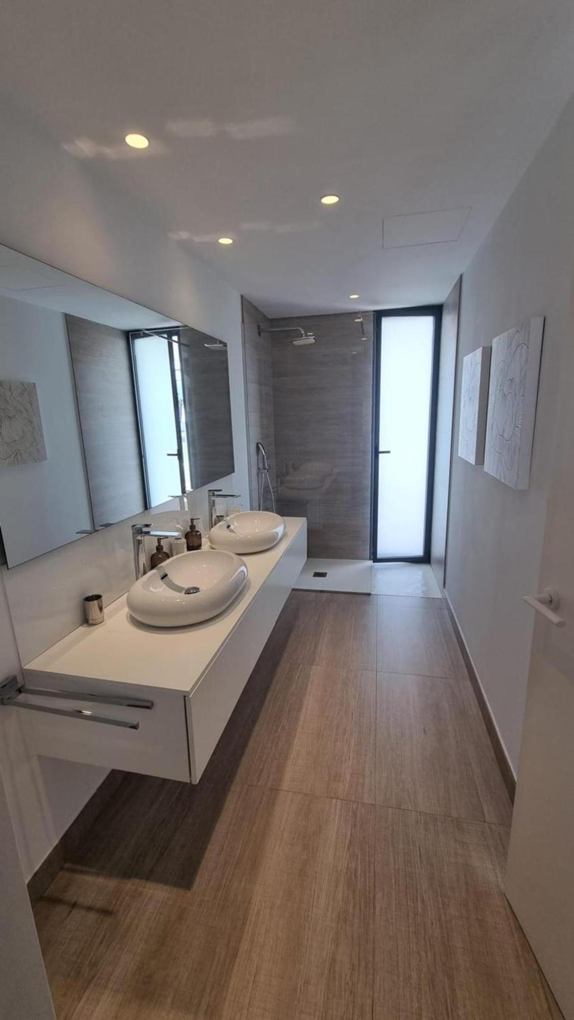 אדחה Luxury Villa Rebeka - Heated Pool And Jacuzzi מראה חיצוני תמונה