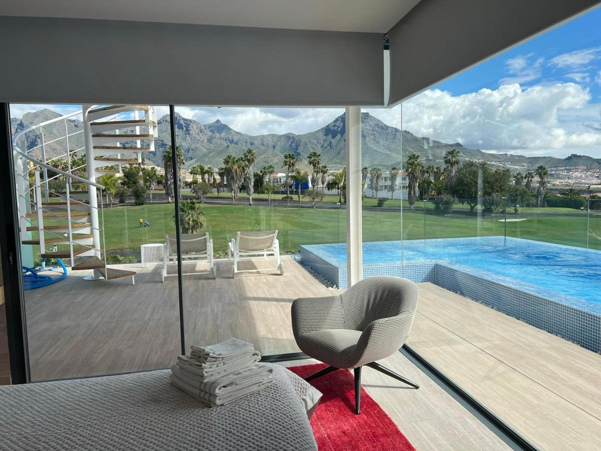 אדחה Luxury Villa Rebeka - Heated Pool And Jacuzzi מראה חיצוני תמונה